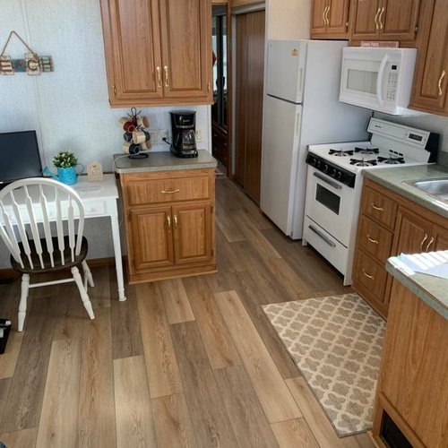 Beautiful Solid Tech Vinyl Installed in a Sandy Pines home