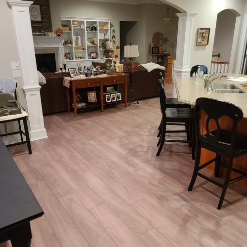 Flooring installers in Grand Rapids, MI at Absolute Floor Covering