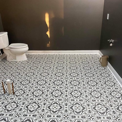 Tile bathroom in Grand Rapids, MI at Absolute Floor Covering
